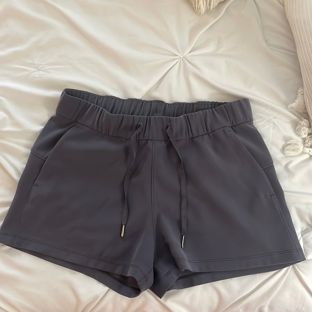 Lululemon On The Fly short
